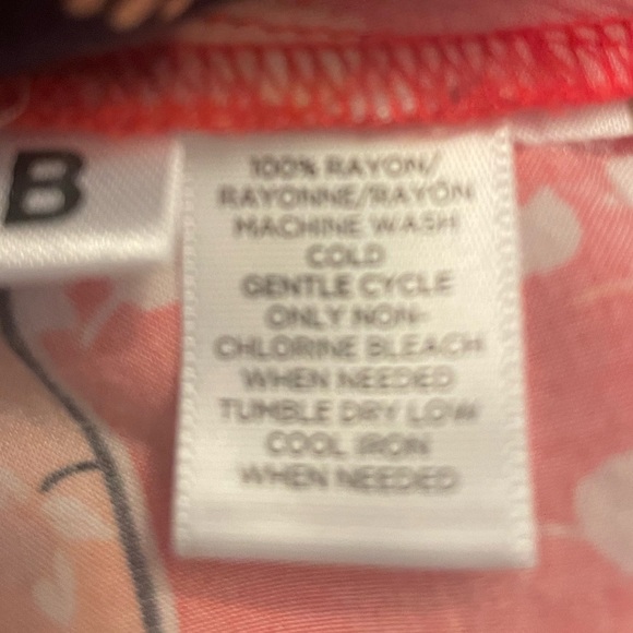 Loft Handkerchief Print Blouse Red, blue Size SP preppy, workwear, boho, fun - Picture 5 of 6